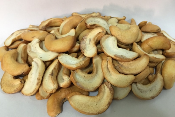 Điều vàng nữa hạt - Bịch 500G title=